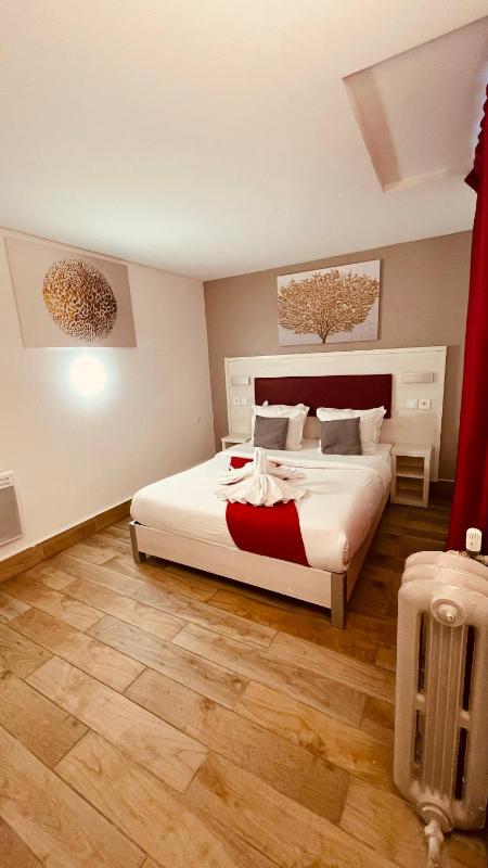 Double Room image 4