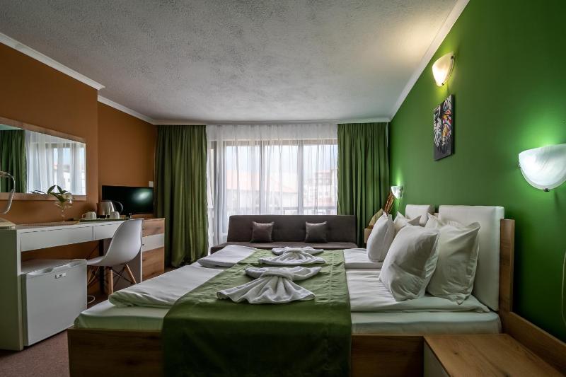 Double Room with Extra Bed image 3