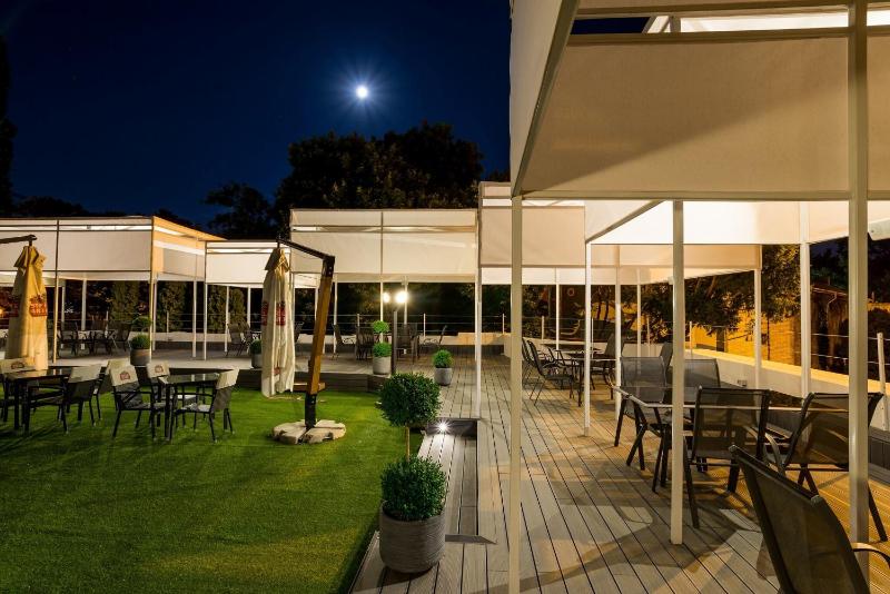 Hotel Continental - image 7