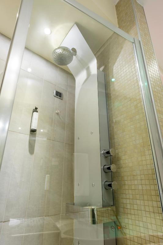 Superior Triple Room image 1