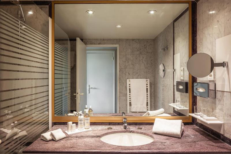 Superior Double Room image 3