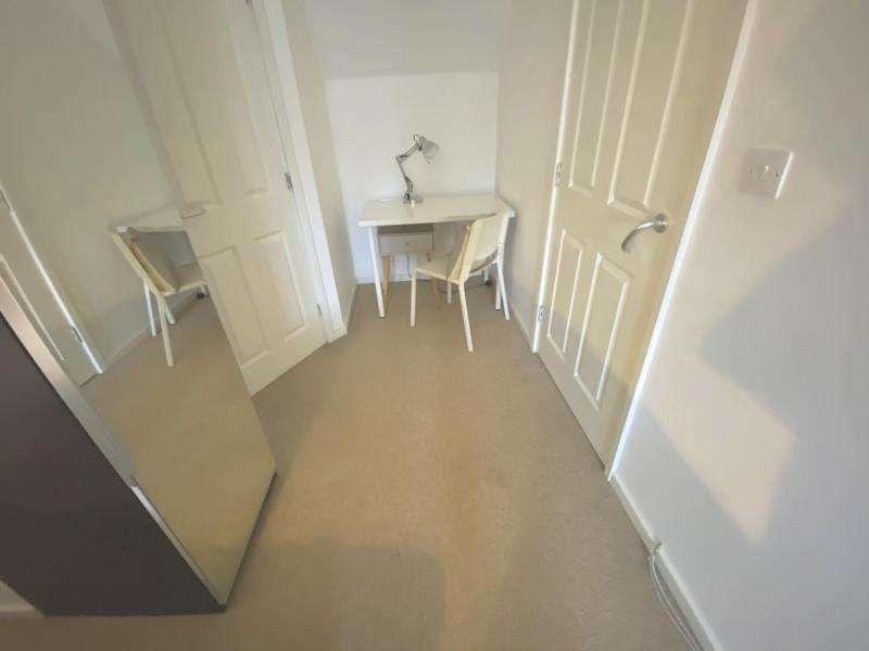 Four-Bedroom House image 4