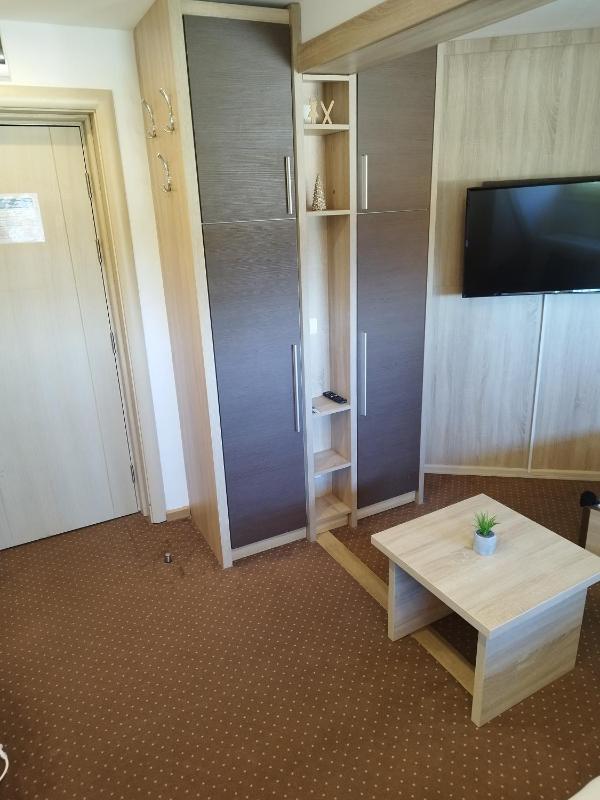 Apartment with Mountain View image 4