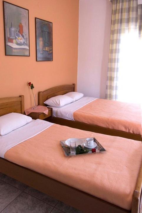 Triple Room with Garden View image 1