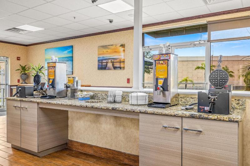 Quality Inn & Suites Tampa near Fairgrounds and Casino - image 6