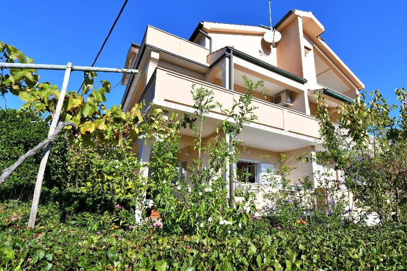 Apartments Mirjana V - image 10