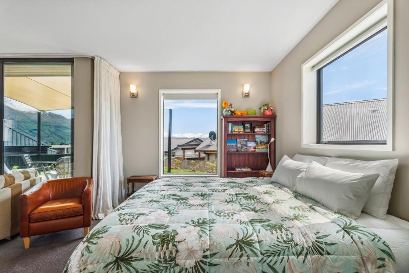 Landsborough Lane - Wanaka Holiday Studio - image 9