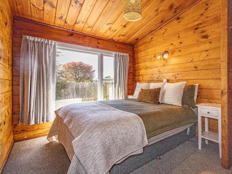 Kaka Retreat - Taupo Holiday Home - image 18