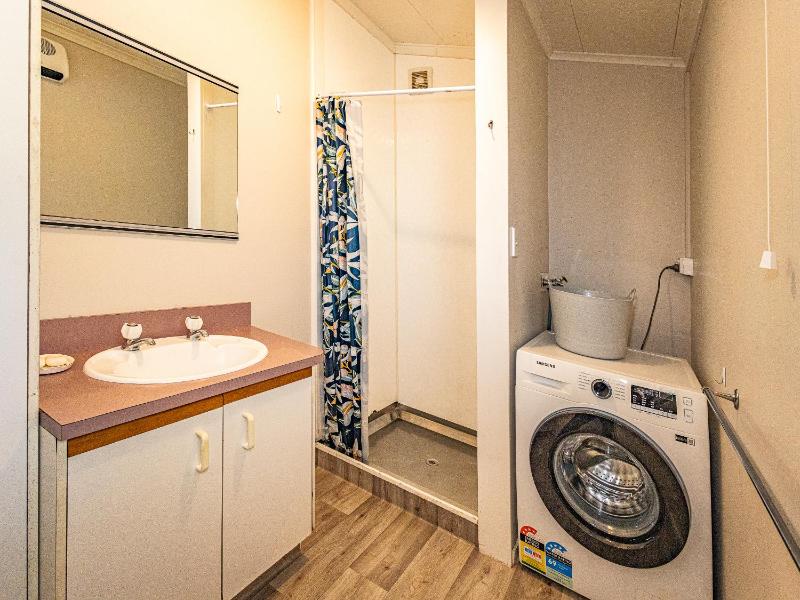 Kaka Retreat - Taupo Holiday Home - image 17