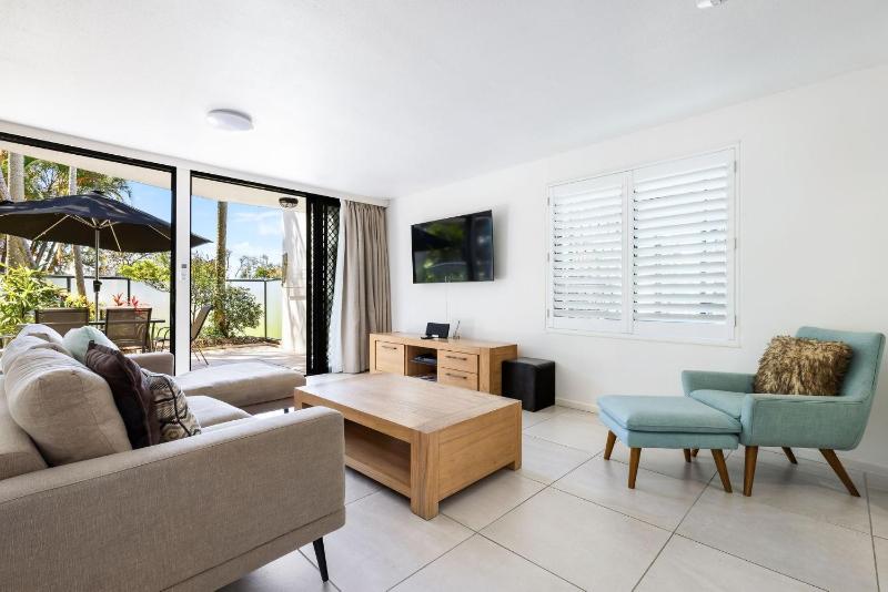 Byron Bay Beachfront Holiday Apartments Courtyard 1 Images