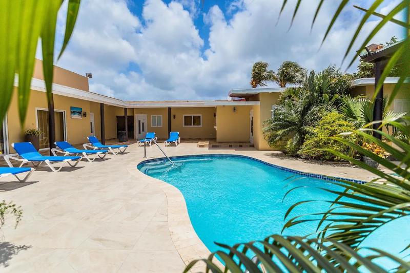 Juanedu Suites - image 42