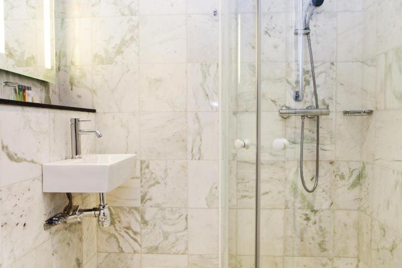 Standard Single Room image 4
