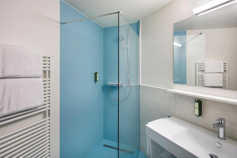 Double Room with River View image 3