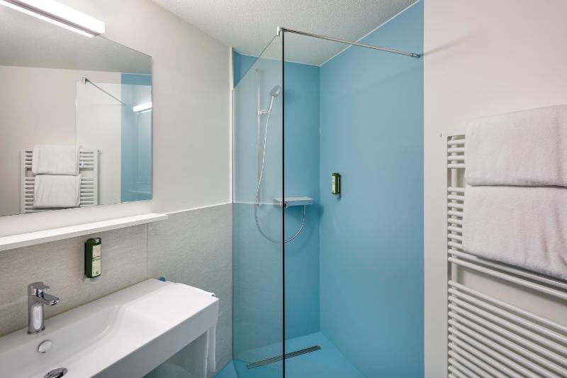 Double Room with River View image 4
