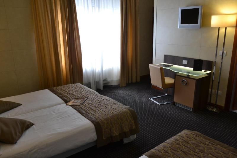 Triple Room image 3