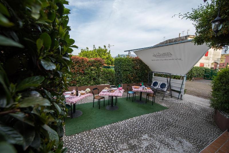 Double or Twin Room with Garden View image 3