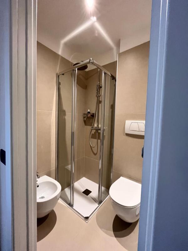 Standard Double or Twin Room with Balcony image 4
