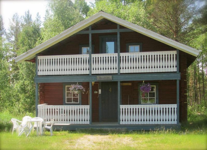 Three-Bedroom House image 2