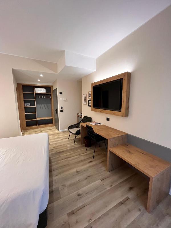 Superior Double Room image 2