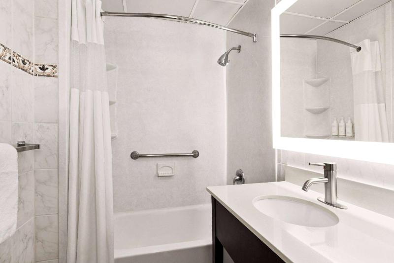 Days Inn by Wyndham Ocean City Oceanfront - image 11
