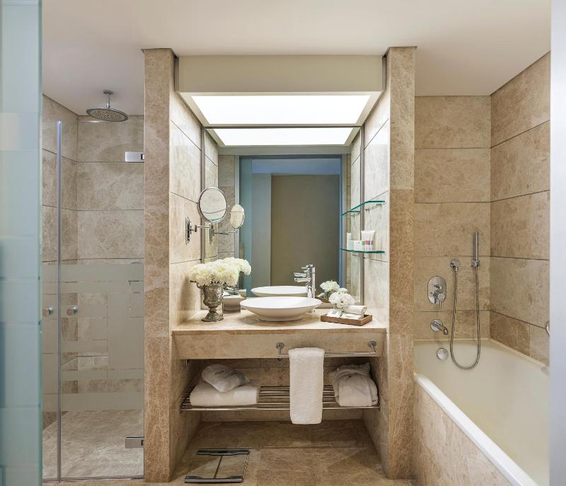 Swiss Executive Room with Sea View  image 4