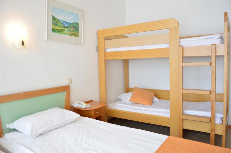 Twin Room with Bunk Bed (2 Adults + 2 Children) image 4