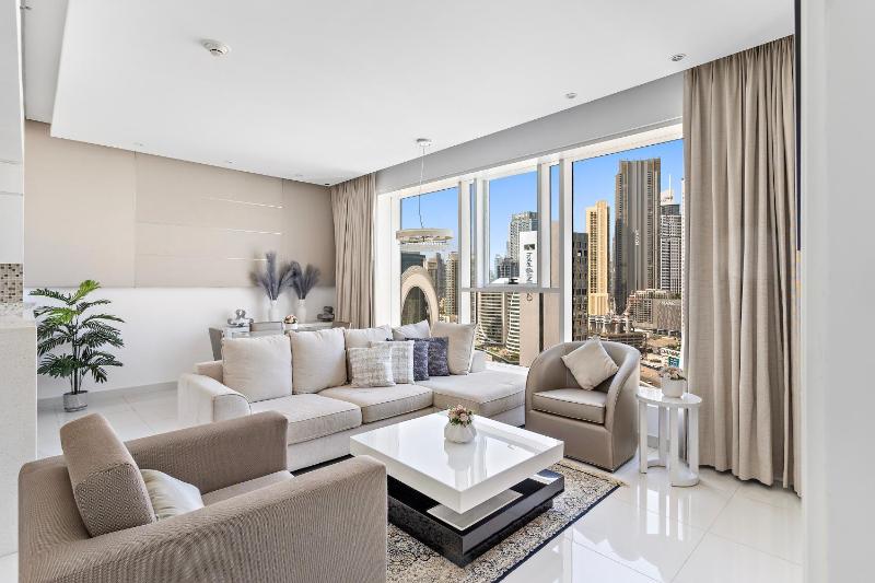 Designer 1BR with Pool near Burj Khalifa, Vogue Tower Images