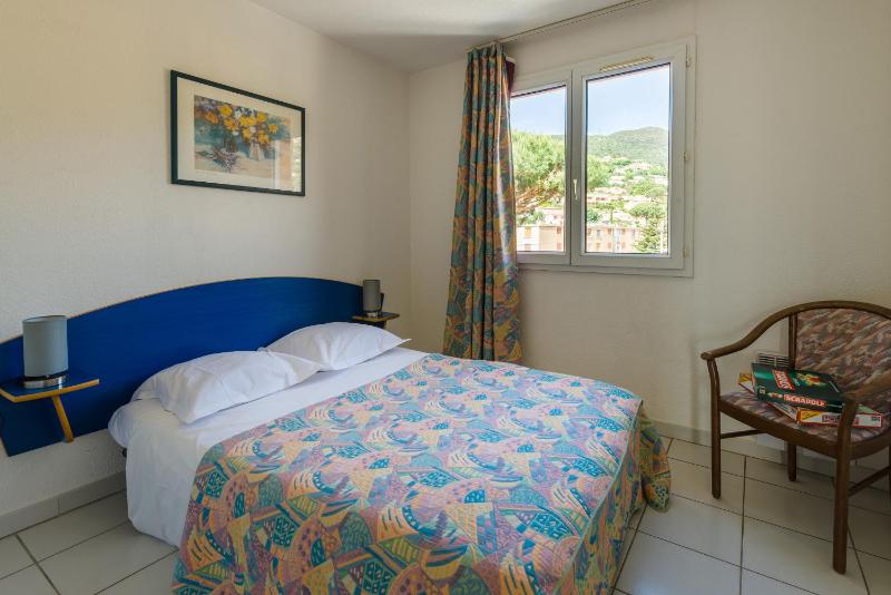One-Bedroom Apartment (5 Adults) image 3