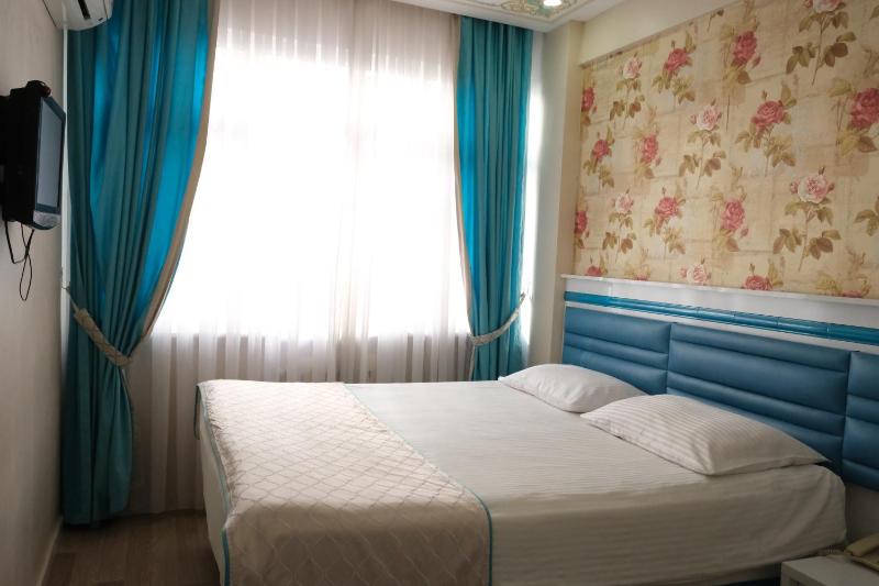 Standard Double Room image 4