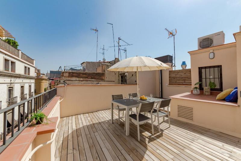 Apartment with Terrace on the rooftop image 2