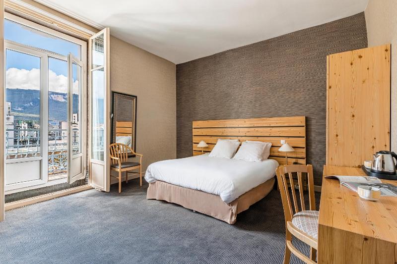 Standard Double Room image 1