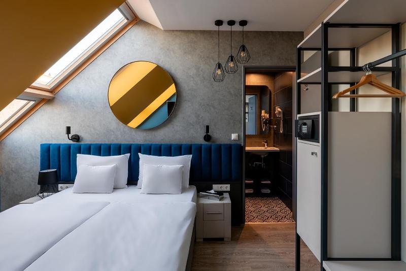 Deluxe Double or Twin Room image 1