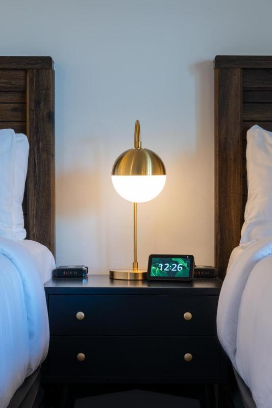 Deluxe Queen Room image 1