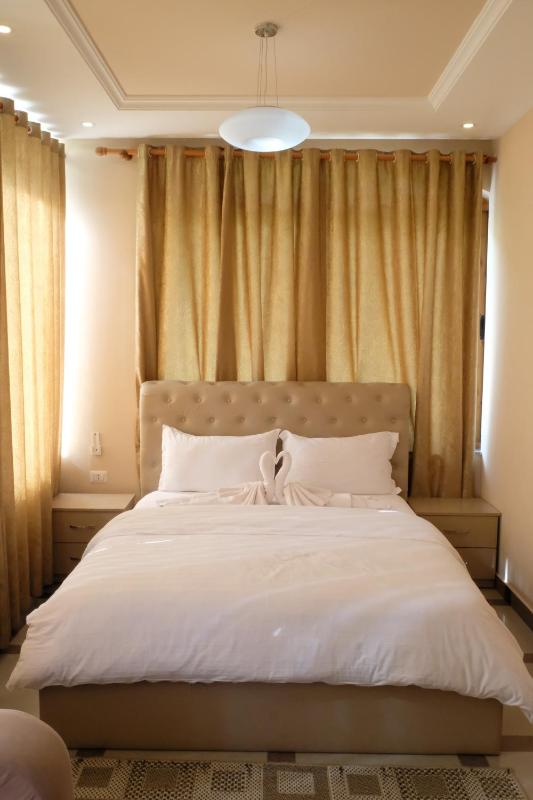 Double Room with Balcony image 4