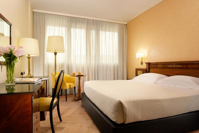 Superior Double Room image 1