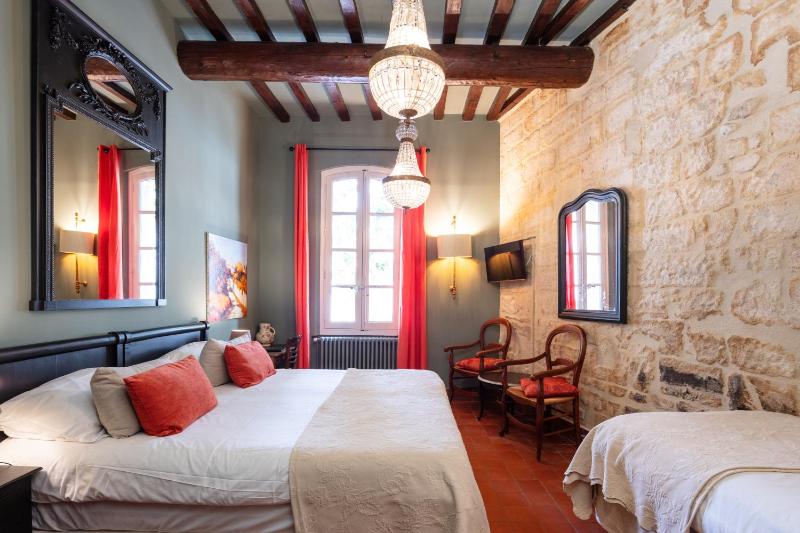Charm Triple Room image 2