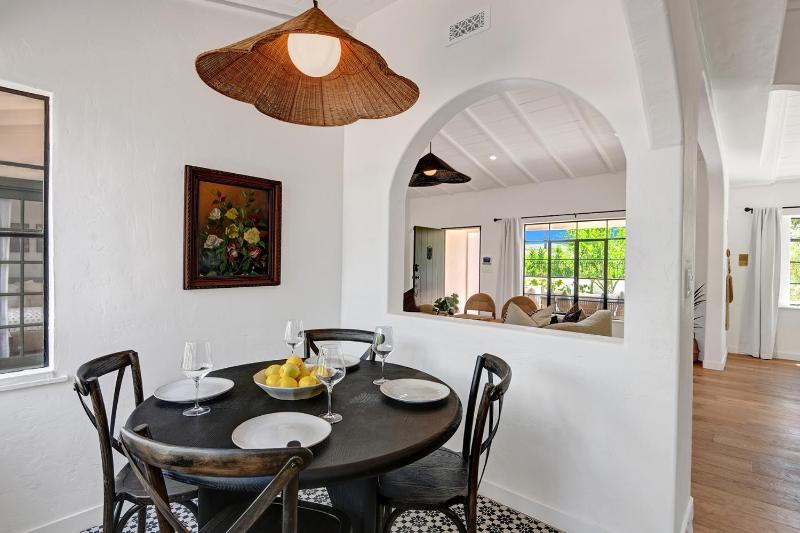 Famous Movie Colony Estate- Casa de Amigos Estate- Ultra Luxe Pool Spa Firepit 4bd 3.5bth - image 27