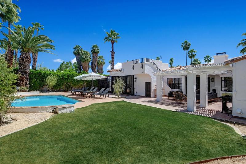 Famous Movie Colony Estate- Casa de Amigos Estate- Ultra Luxe Pool Spa Firepit 4bd 3.5bth - image 34