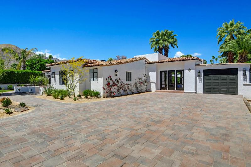 Famous Movie Colony Estate- Casa de Amigos Estate- Ultra Luxe Pool Spa Firepit 4bd 3.5bth - image 44