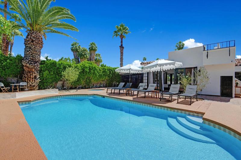 Famous Movie Colony Estate- Casa de Amigos Estate- Ultra Luxe Pool Spa Firepit 4bd 3.5bth - image 22