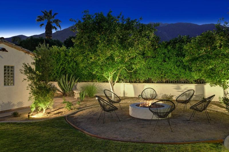 Famous Movie Colony Estate- Casa de Amigos Estate- Ultra Luxe Pool Spa Firepit 4bd 3.5bth - image 19