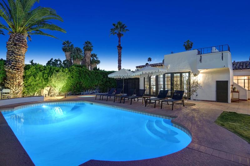 Famous Movie Colony Estate- Casa de Amigos Estate- Ultra Luxe Pool Spa Firepit 4bd 3.5bth - image 3