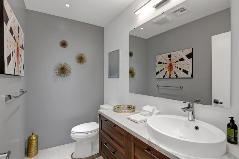 Ultra Luxury Resort Like Compound Pool Spa Fire Pit- Close to Everything- 4BD/2.5BTH - image 31