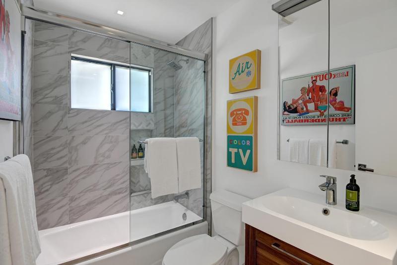 Ultra Luxury Resort Like Compound Pool Spa Fire Pit- Close to Everything- 4BD/2.5BTH - image 46