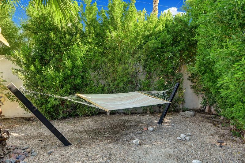 Ultra Luxury Resort Like Compound Pool Spa Fire Pit- Close to Everything- 4BD/2.5BTH - image 7
