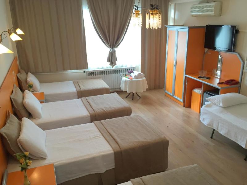 Family Suite (5 Adults) image 3