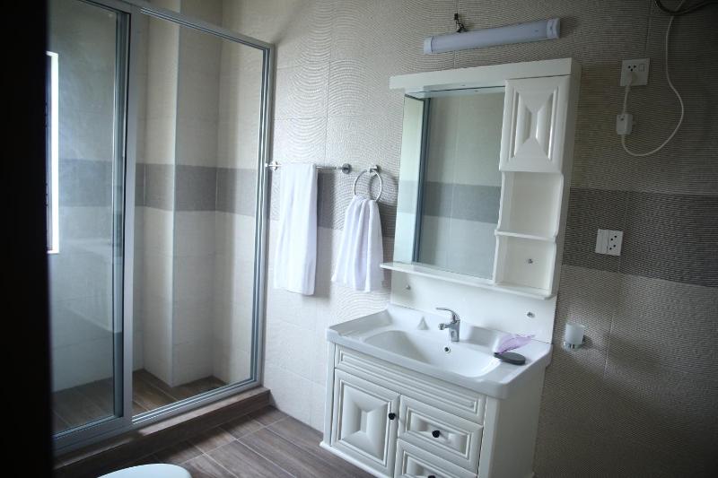 Gulberg Suites - image 14
