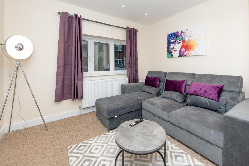 Sutton Cottage - 4 Bed House in City Centre - image 11