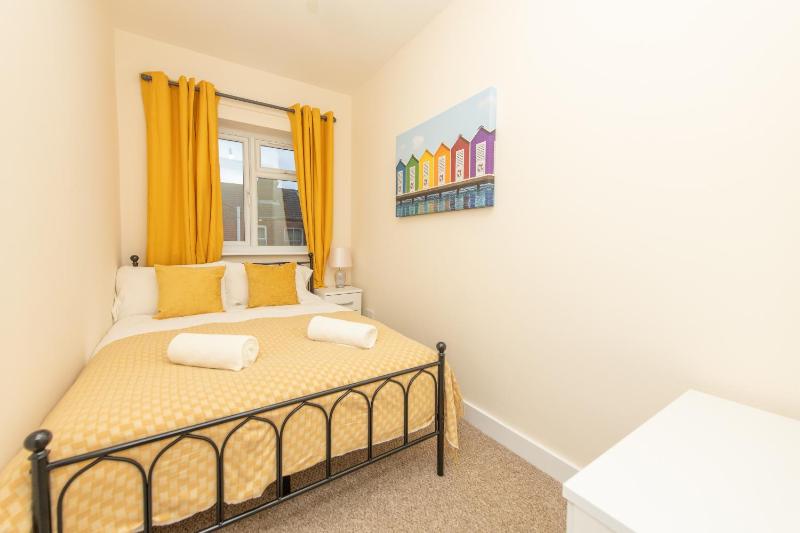 Sutton Cottage - 4 Bed House in City Centre - image 24