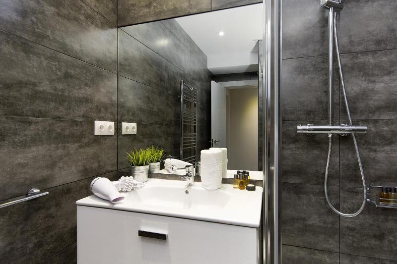  Two-Bedroom Apartment with Terrace image 2